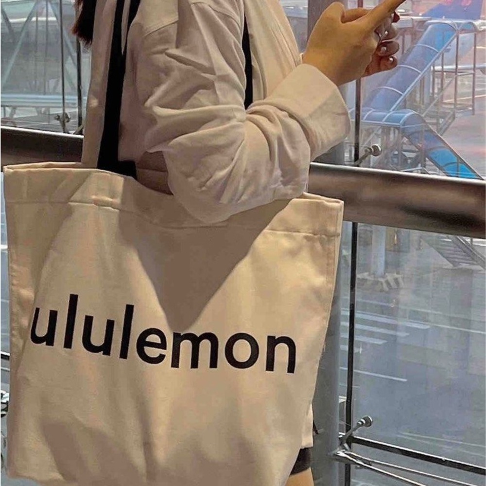 🚨‼️SOLD‼️🚨lululemon Cream and Black Tote Bag Double Handle Canvas Tote 17 L